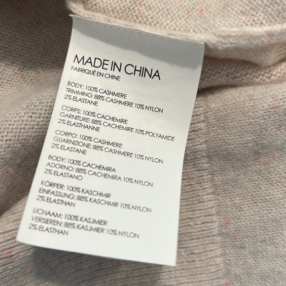 Club Monaco Cashmere sweater. - Picture 7 of 7